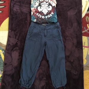 Trendy Tommy Bahama Navy Blue Cargo Capris, SZ 6